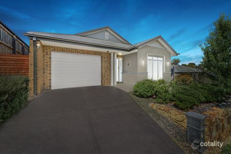 8 Outlook Dr, Chirnside Park, VIC 3116