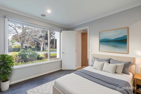 Property photo of 30 Manuka Road Berwick VIC 3806
