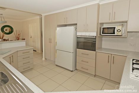 Property photo of 16 Brownlow Drive Bourkelands NSW 2650