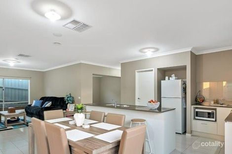 Property photo of 3 Nash Grove Doreen VIC 3754