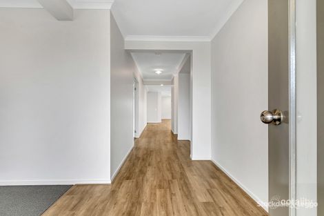 Property photo of 112 Holyoake Parade Manor Lakes VIC 3024