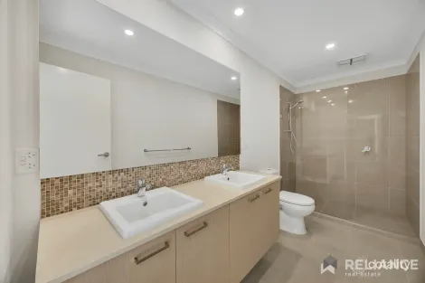 Property photo of 18 Sullivan Walk Point Cook VIC 3030