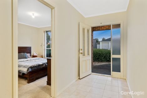 Property photo of 28 Wyperfeld Circuit Caroline Springs VIC 3023