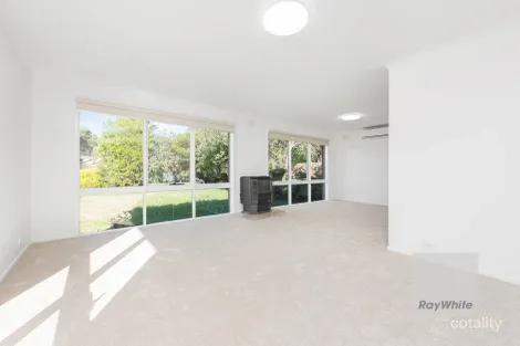 Property photo of 32 Boston Crescent Keilor Downs VIC 3038
