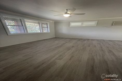 Property photo of 8 Cabbage Tree Palm Crescent Pelican NSW 2281