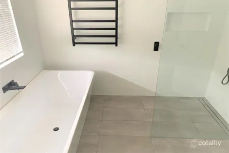 Property photo of 12 Grandview Terrace East Albury NSW 2640