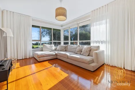 Property photo of 9 Lewton Road Mount Waverley VIC 3149