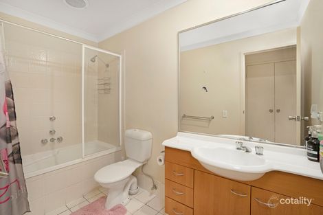 Property photo of 4/24 Amsonia Court Arundel QLD 4214