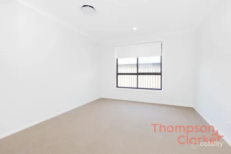 Property photo of 1 Garrison Way Chisholm NSW 2322