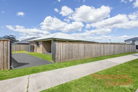 Property photo of 1 Garrison Way Chisholm NSW 2322
