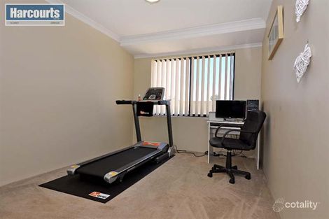 Property photo of 11 Loretta Fairway Carramar WA 6031