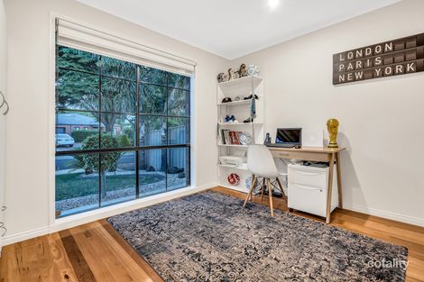 Property photo of 9 Toongabbie Place Craigieburn VIC 3064