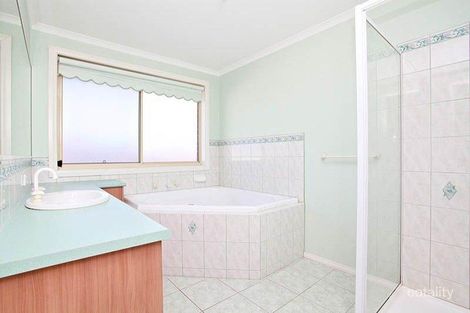 Property photo of 24 Howqua Way Taylors Hill VIC 3037