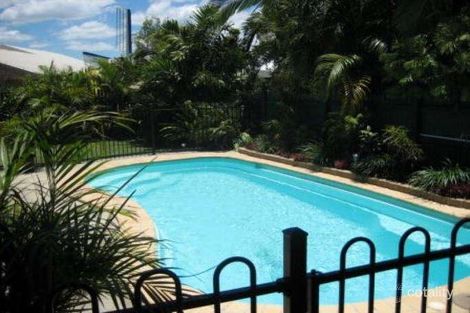 Property photo of 593 Norman Road Norman Gardens QLD 4701