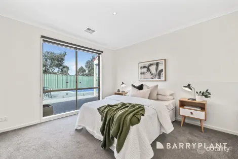 Property photo of 25 Charles Conder Place Berwick VIC 3806