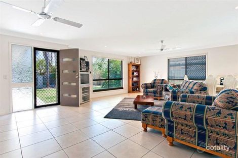 Property photo of 37 Sundown Drive Paradise Point QLD 4216