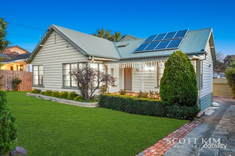 Property photo of 14 Stocks Road Mount Waverley VIC 3149