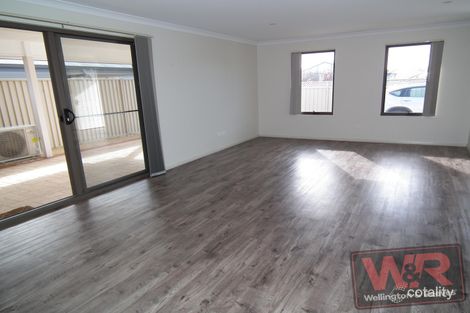 Property photo of 2/4 Hall Rise Yakamia WA 6330