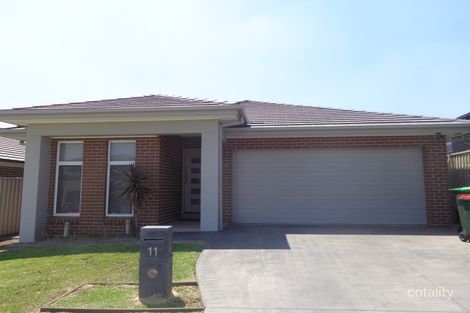 11 Mcmaster Ave, Middleton Grange, NSW 2171