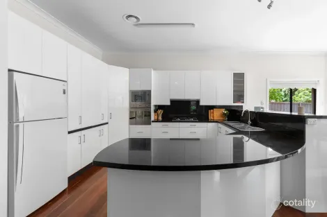 Property photo of 4 Lanark Court Castle Hill NSW 2154