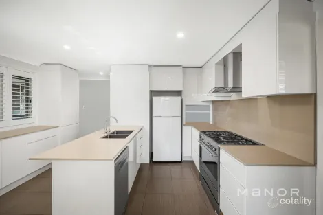 Property photo of 8 Carmel Place Winston Hills NSW 2153
