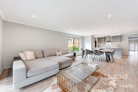 Property photo of 18 Peanut Avenue Mickleham VIC 3064