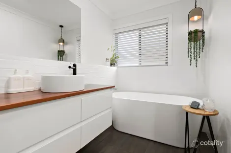 Property photo of 10 Fryar Crescent Wallsend NSW 2287