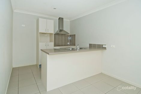 Property photo of 2/67 Ravensbourne Circuit Waterford QLD 4133