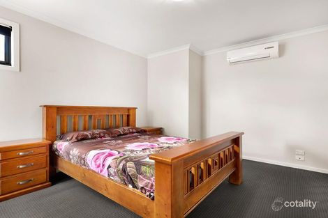 Property photo of 8/24 Healesville Loop Craigieburn VIC 3064