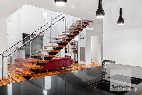 Property photo of 37 Vanbrook Drive Mill Park VIC 3082
