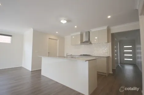 Property photo of 12 Tooronga Drive Mickleham VIC 3064