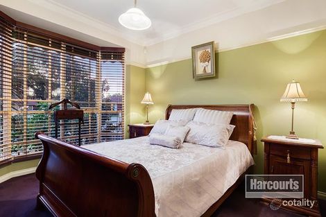 Property photo of 46 Grenda Drive Mill Park VIC 3082