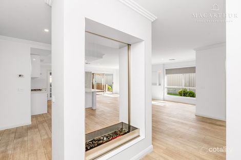 Property photo of 32 Ross Parkway Gobbagombalin NSW 2650