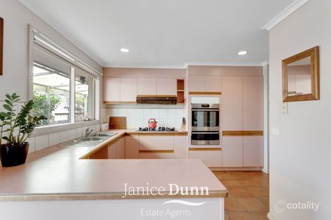 2/25 Gairloch Dr, Frankston, VIC 3199