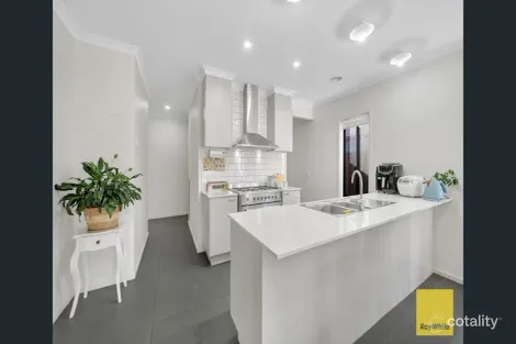 Property photo of 5 Rockingham Circuit Harkness VIC 3337