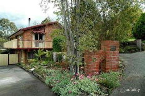 Property photo of 3 Pitura Place Eltham VIC 3095