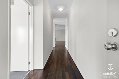 Property photo of 15 Martaban Crescent Point Cook VIC 3030