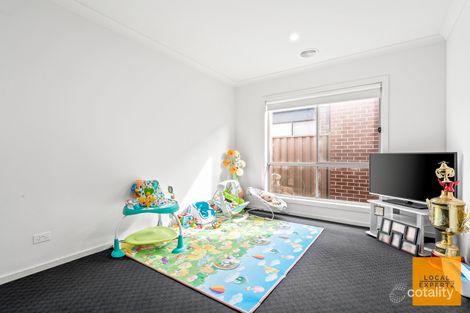Property photo of 5 Mossman Grove Cobblebank VIC 3338