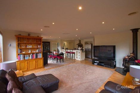 Property photo of 23 Robb Drive Romsey VIC 3434