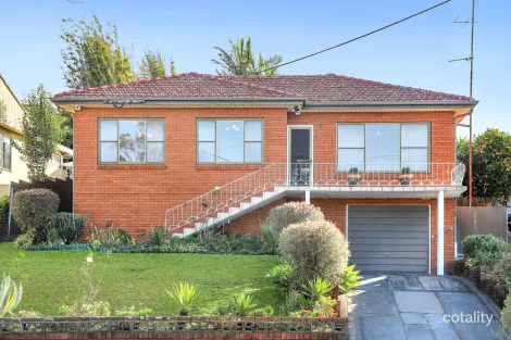 8 Beveles Ave, Unanderra, NSW 2526