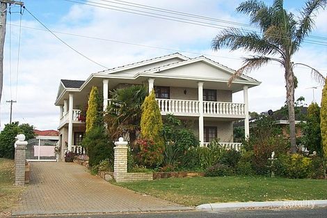 19 Farina Dr, Yokine, WA 6060