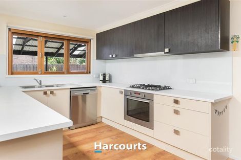 Property photo of 18 Gumnut Court Berwick VIC 3806