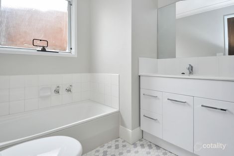 Property photo of 13 Winslow Place West Bathurst NSW 2795