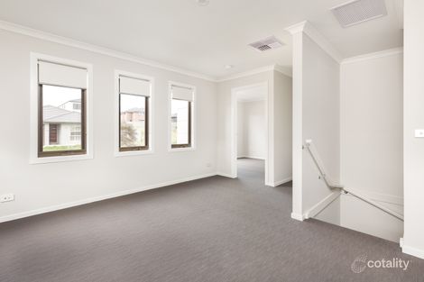 Property photo of 31 Waterloo Road Cranbourne East VIC 3977