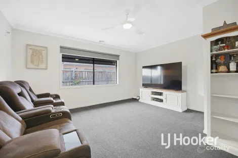 Property photo of 14 Camellia Drive Bunyip VIC 3815