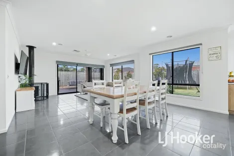 Property photo of 14 Camellia Drive Bunyip VIC 3815