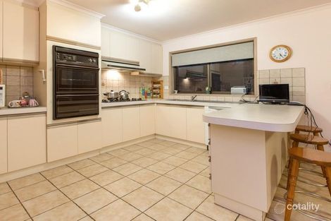 Property photo of 16 Ginnie Court Mornington VIC 3931
