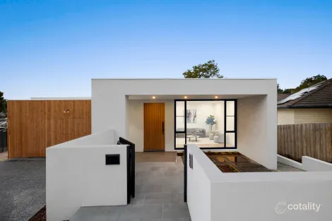 Property photo of 28 Trent Court Burwood East VIC 3151