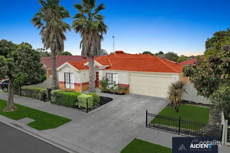 9 Wyperfeld Cct, Caroline Springs, VIC 3023