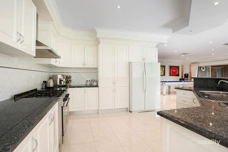 Property photo of 2 St Kilda Parade Taylors Hill VIC 3037